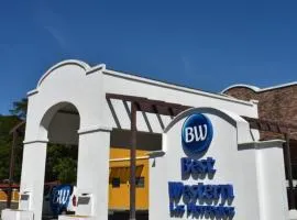 Best Western Las Mercedes Airport、にあるアウグスト・セサル・サンディーノ国際空港 - MGAの周辺ホテル