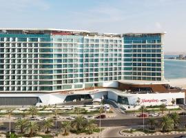 Hampton by Hilton Marjan Island, khách sạn ở Ras al Khaimah