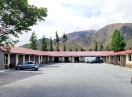 Sierra Motel and Apartments, hotel em Omarama