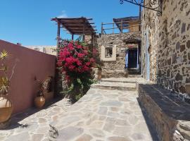 Chios Houses, beautiful restored traditional stone houses with an astonishing seaview，Volissos的飯店
