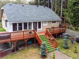 Serene Cottage in the Woods