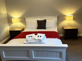 The Hinds Head Hotel, hotel near Charnock Richard Services M6, Chorley
