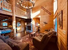 Moose Tracks Near Yellowstone, Sleeps 12