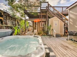 New Orleans Home with Hot Tub, Near French Quarter!, kuća za odmor ili apartman u New Orleansu