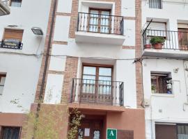 ALBERGUE CASA LAS ANGELITAS, hostel v mestu Quel