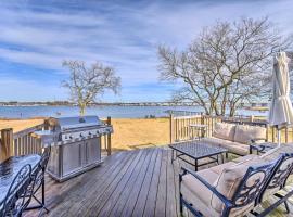 Portsmouth Waterfront Vacation Rental with Deck, hotel v destinaci Portsmouth