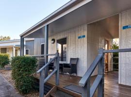 NRMA Sydney Lakeside Holiday Park, hotel in Narrabeen