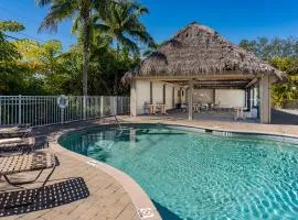 -The Bonita Paddle Efficiency- Your Home Away From Home in Paradise condo