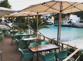 Hostal Playa: Cala Santanyi'de bir otel