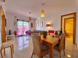 Apartamento My Sunset T3 by YHA, בית חוף בקבאנס דה טאבירה