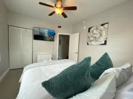 Marlins Park Suites - APT 2 - Gallo Suite