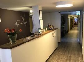 Bayrischer Hof, hotel v destinaci Krefeld
