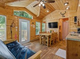 Adorable little cabin #21, casa o chalet en Kernville