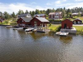 Seaside Cottage House nr 1, Saltvik Hudiksvall, hotel u gradu Hudiksval