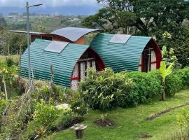 Glamping Campo Alegre, hotel v destinaci Cartago