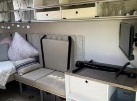 Wohnwagen Beachy direkt am Achterwasser, campsite in Lütow