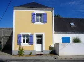 Maison mitoyenne 3 ch. avec jardin, terrasse et poêle à bois, proche du port de Sauzon, animaux OK - FR-1-418-160