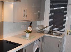 Kelpies Serviced Apartments- Cromwell Apt, hotel with parking in Falkirk