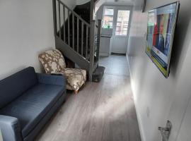 Bethel- beautiful new 1 bed house near Erith station, holiday rental in Erith