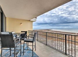 Beachfront Dauphin Island Condo Pool Access!، فندق في دوفين آيلاند