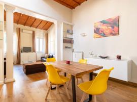 Modern, Bright near Boboli Gardens & Santo Spirito - HomeUnity