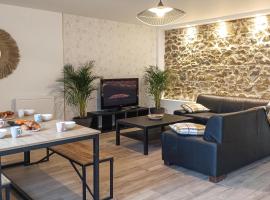 Awesome Home In Saint-alban With 3 Bedrooms And Wifi, hotel v mestu Saint-Alban