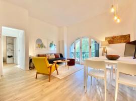 CasaViva-Stylish Trilo with AC-shared pool-parking, Hotel in Genua