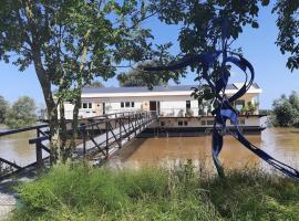 Slapenopdewaal, accessible hotel in Beneden-Leeuwen