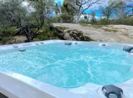 Yosemite Cozy house with King Bed, Fast Wifi & Hot Tub