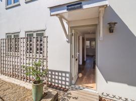 Yew Tree Cottage, hotel in Westleton