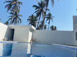 Casa Maravatío M R, semesterhus i Playa Azul