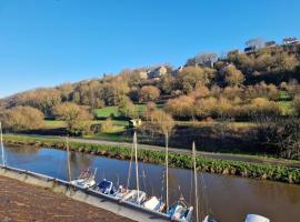 Escapade sur le port de Dinan, appartamento a Dinan