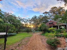 Denmark Retreat by the river - Next to inlet and Bibbulmun Track: Denmark şehrinde bir otel