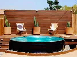 Live Centered with Hot Tub, Fire Pit In Joshua Tree home