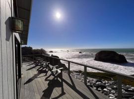 Stunning Oceanfront Escape, rental liburan di Bodega Bay