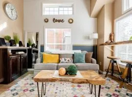 Cozy 1BR Chalet Pikes Peak,Grill and Relaxing Patio