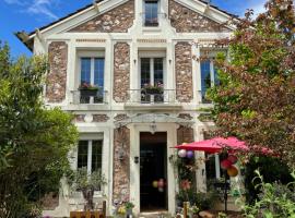 Petit studio de la Maison du Bonheur - Rez de jardin, hotel in Villiers-sur-Marne