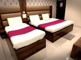 City Hotel, hotel em Allahabad