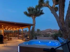 Sukha Life Retreat - Beautiful Views, Close to JTNP withHot Tub! home