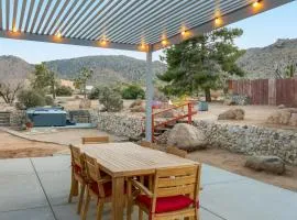 Rocky Ridge Retreat - Hot Tub, Fire Pit & BBQ! home