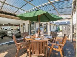 Relax on Roseberry - Whitianga Holiday Home