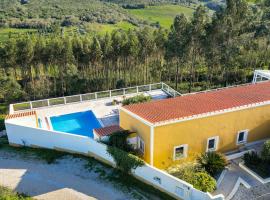 Casa Amarela - Countryside Villa by LovelyStay, hotel em Alcobaça