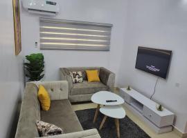 Cosy, affordable, and very secure. Close to LBS, vacation rental in Lagos