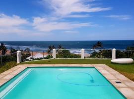 Magnificent beach house with stunning ocean views!, partmenti szállás Zinkwazi Beachben