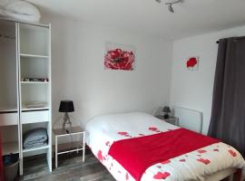 Studio Les coquelicots, self-catering accommodation in Saint-Romain-sur-Cher