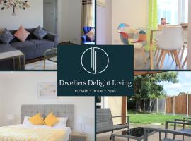 Dwellers Delight Living Ltd Serviced Accommodation, Chigwell, London 3 bedroom House, Upto 7 Guests, Free Wifi & Parking, feriebolig i London