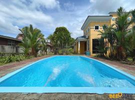 Afamosa Villa with private pool by BeeStay, apartment in Kampong Alor Gajah