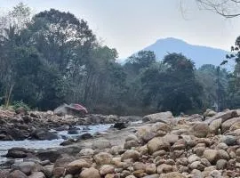 PONMUDI DALE. HOMESTAY