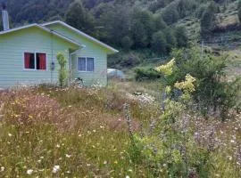 casa a 13km de coyhaique camino lago atravesado últimos 300 metros para vehículos 4x4