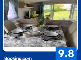 Skegness,North shore holiday park , new 8 berth caravan for rent, хотел близо до North Shore Golf Club, Скегнес